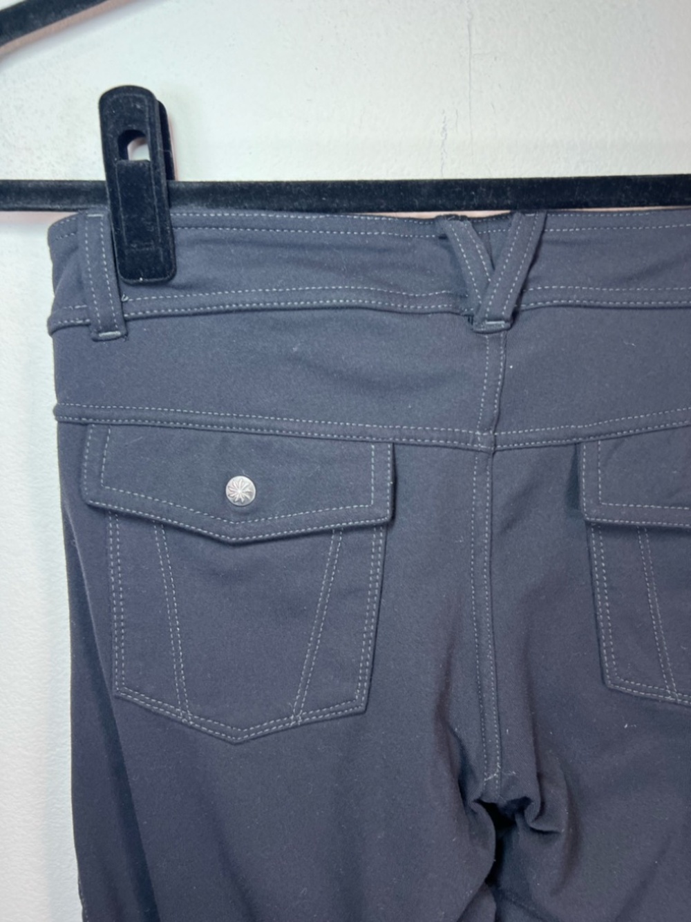 Athleta Pilayo Dipper Pants Dark Gray Pull On Low-Rise Boot-Cut Pockets Sz Small - Picture 8 of 12